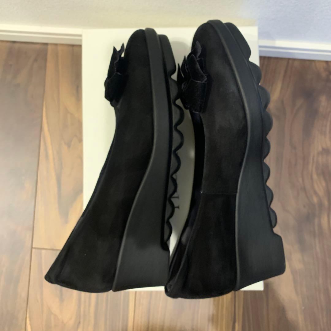 HILLS AVENUE 黒スエードリボンパンプス　23.5センチ