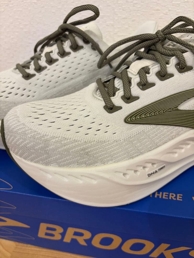 グリセリンマックス　ランニングシューズ　グレー