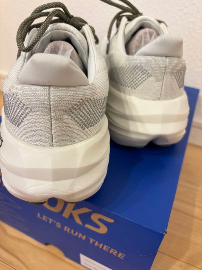 グリセリンマックス　ランニングシューズ　グレー