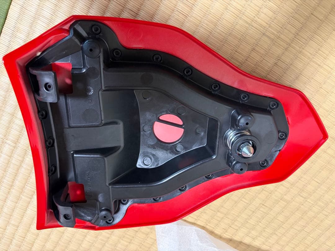 ドゥカティ ストリートファイター 1098/848 シートカバー