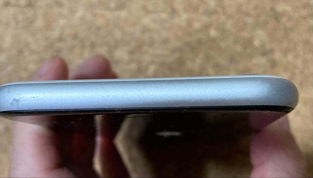 ［微ジャンク］iPhoneSE 第2世代 128GB スターライト SIMフリー