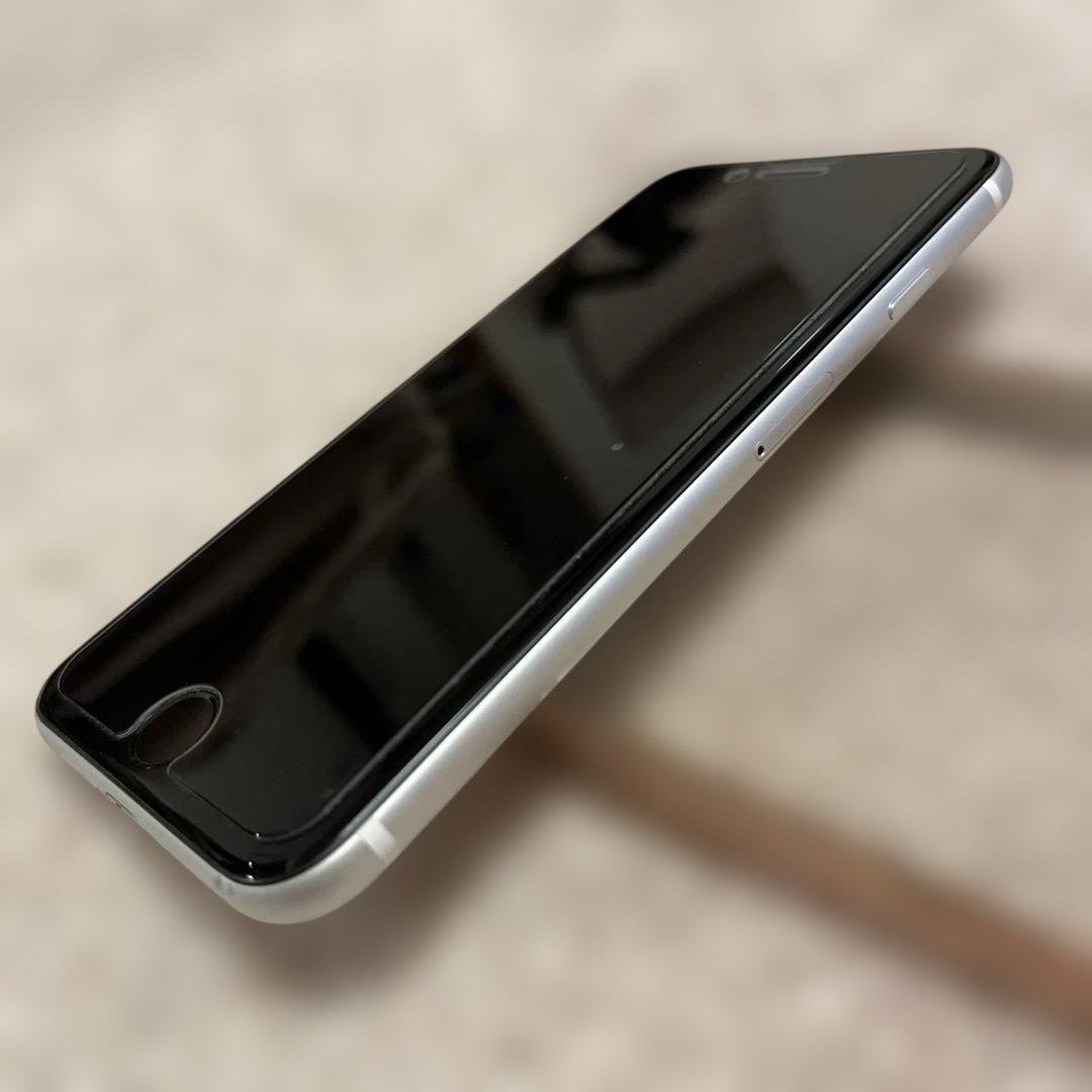 ち*婦様 Apple iPhone SE ホワイト 本体