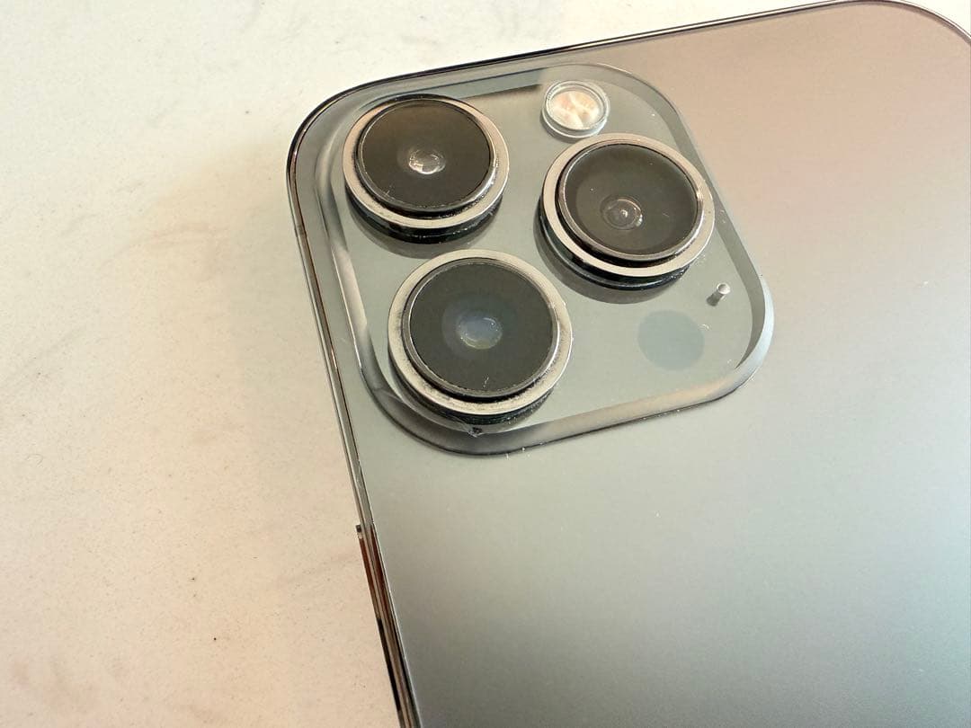 iPhone 13 Pro Max 米国版　美品