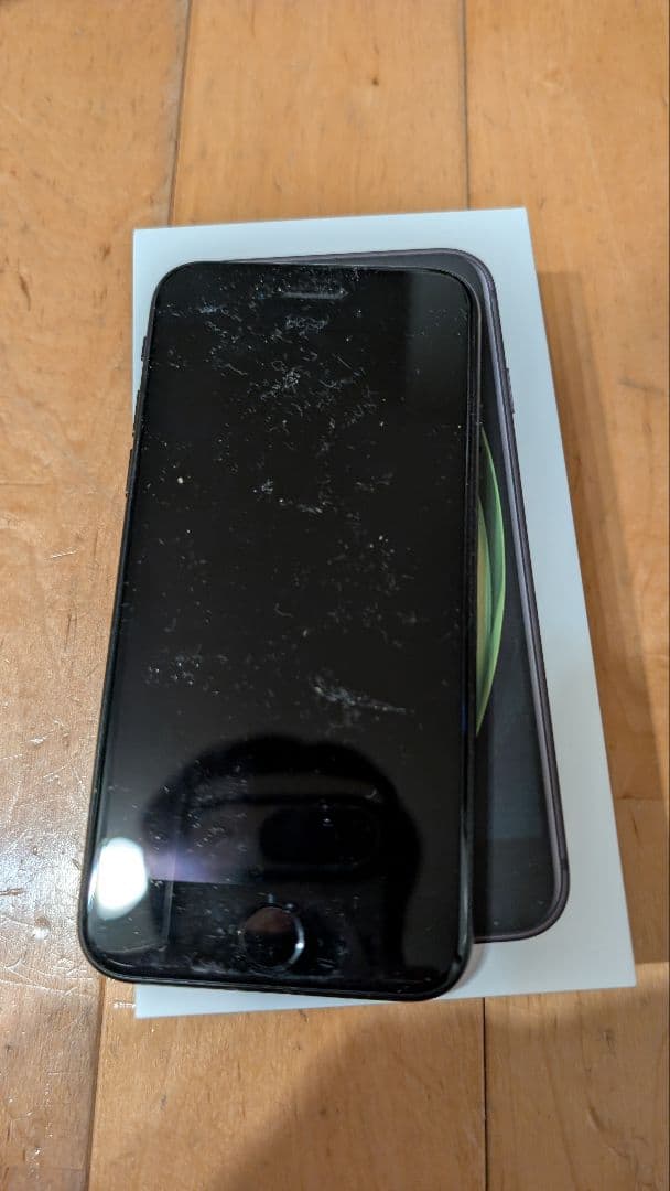 iphone SE 第2世代　Black