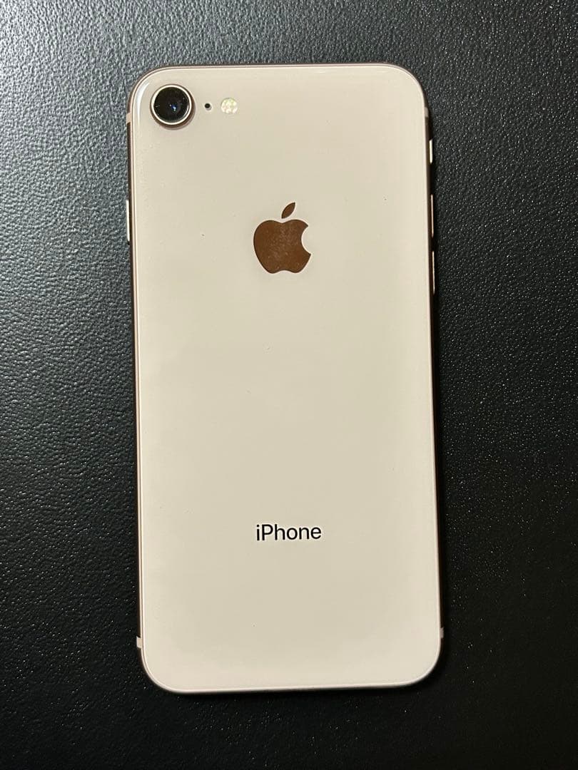 iPhone 8 ゴールド64GB美品