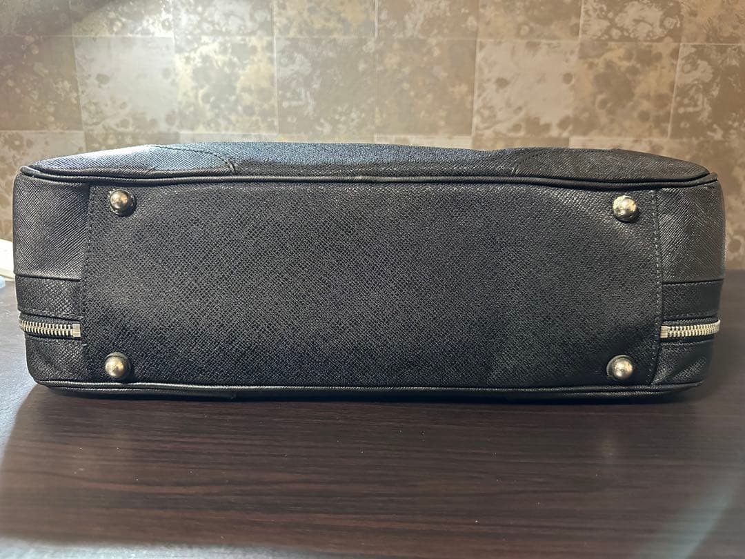 【極美品】2室 ペッレモルビダ キャ ピターノビジネスバッグ メンズブラ ック