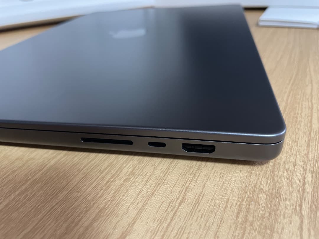 「美品」MacBook Pro Apple M4 Max 、16\"、36G/1T