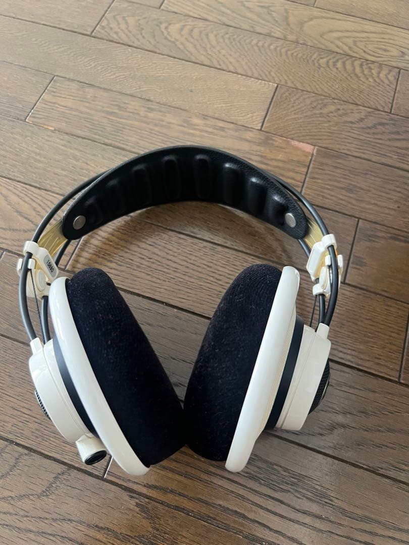 AKG Q701 開放型 モニター ヘッドホン ホワイト