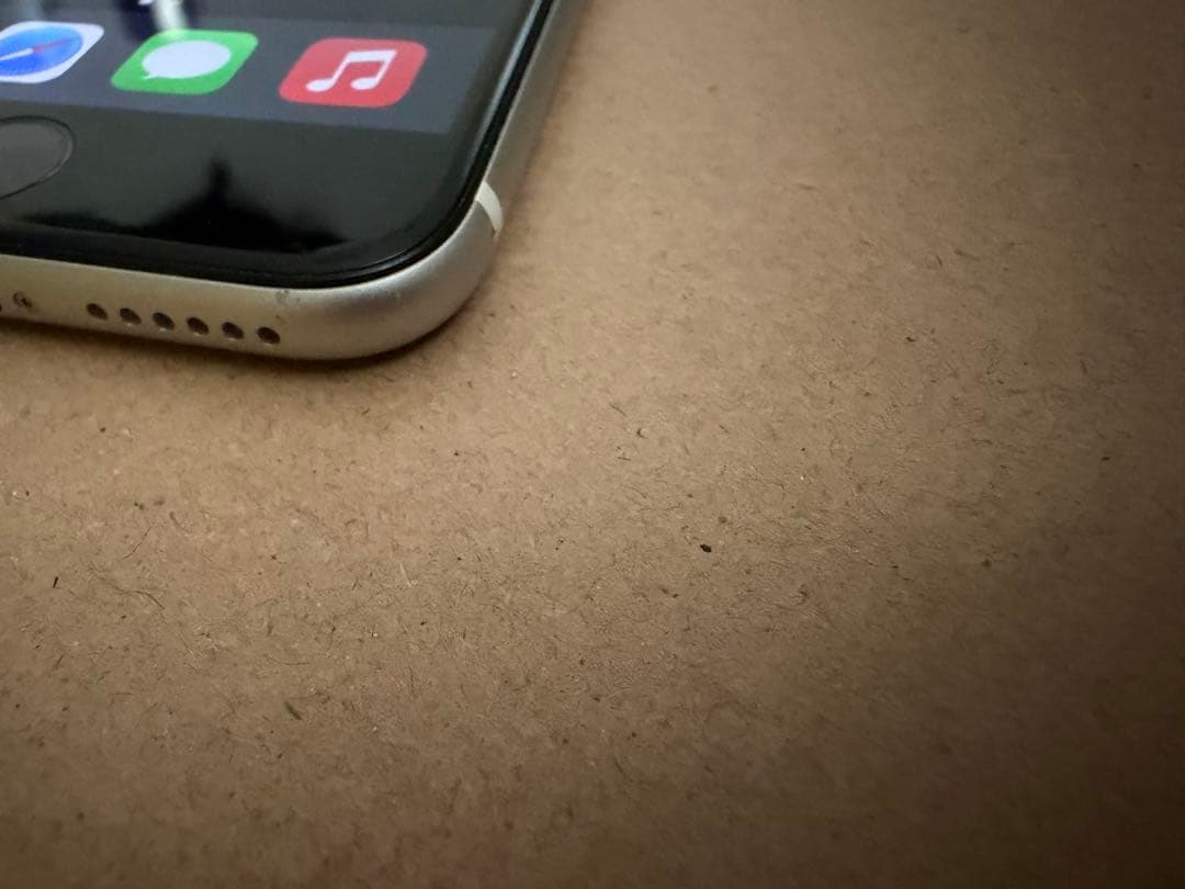 Apple iPhone SE (第2世代) ホワイト 本体SIMフリー64GB