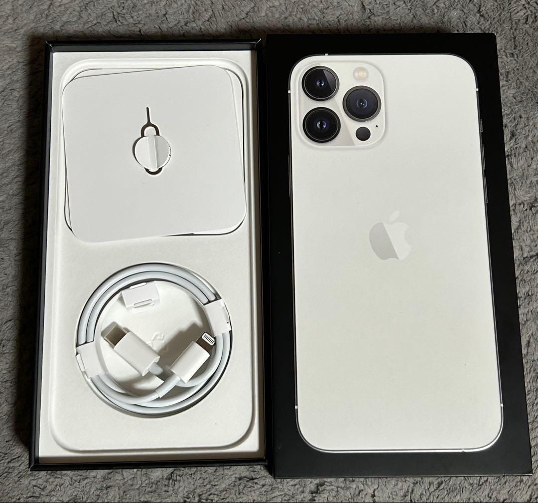 Apple iPhone 13 Pro Maxシルバー 付属品付き