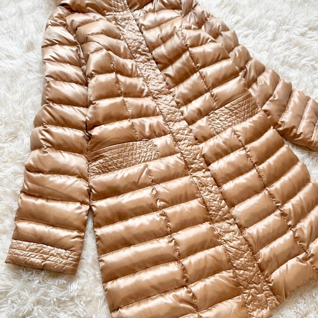 マックスマーラ ステュディオ ダウンコート Aライン ハイネック ベージュ 光沢