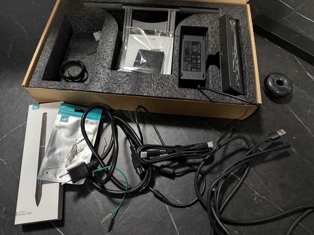 あ*り様 液晶ペンタブレット Huion Kamvas24 Plus PW550