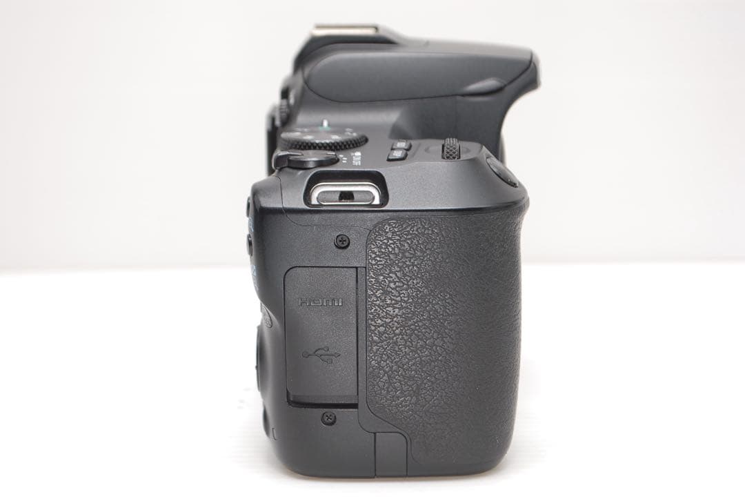 ❤️べこる様❤️Canon kiss X10 Wi-Fi機能付き 大人気 美品 両親