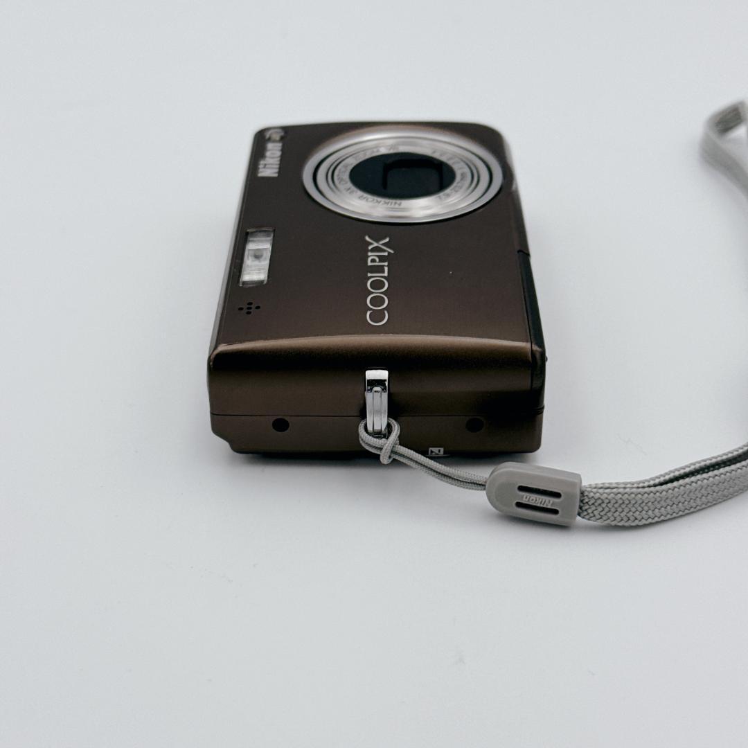 【美品】Nikon COOLPIX S700 デジタルカメラ ブロンズ