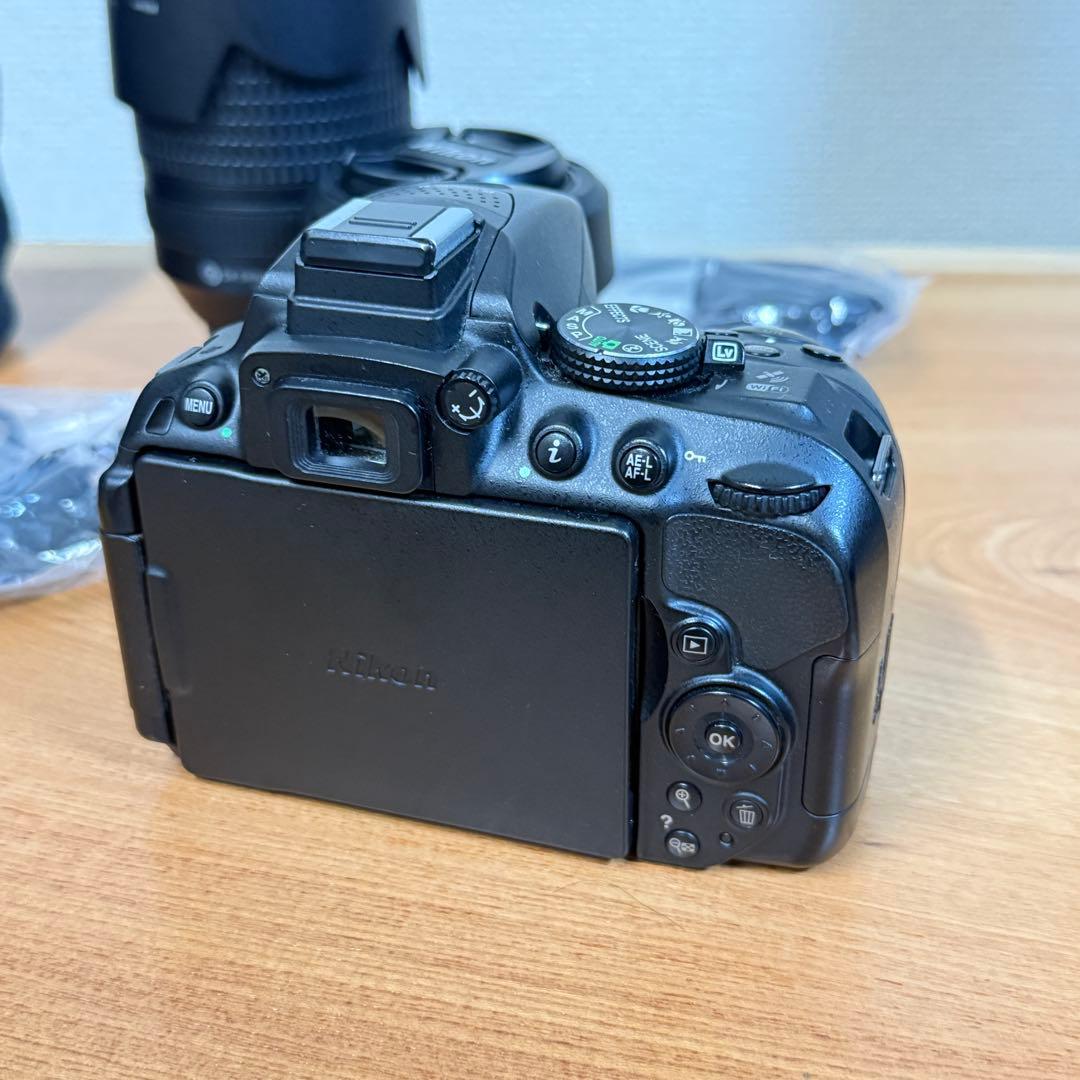 Nikon D5300 18-140VRレンズキット 35単焦点レンズおまけ