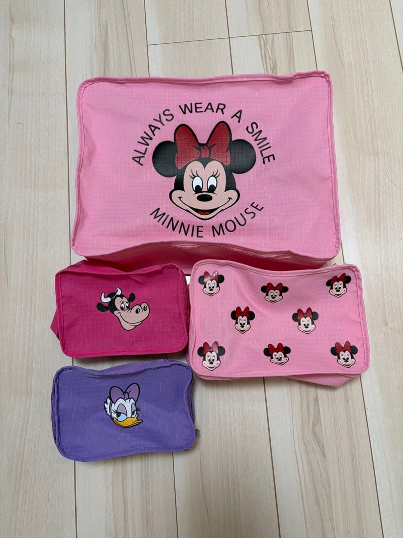 WCJ トラベルポーチ　若槻千夏　ディズニー　ミニー　クララベル　デイジー