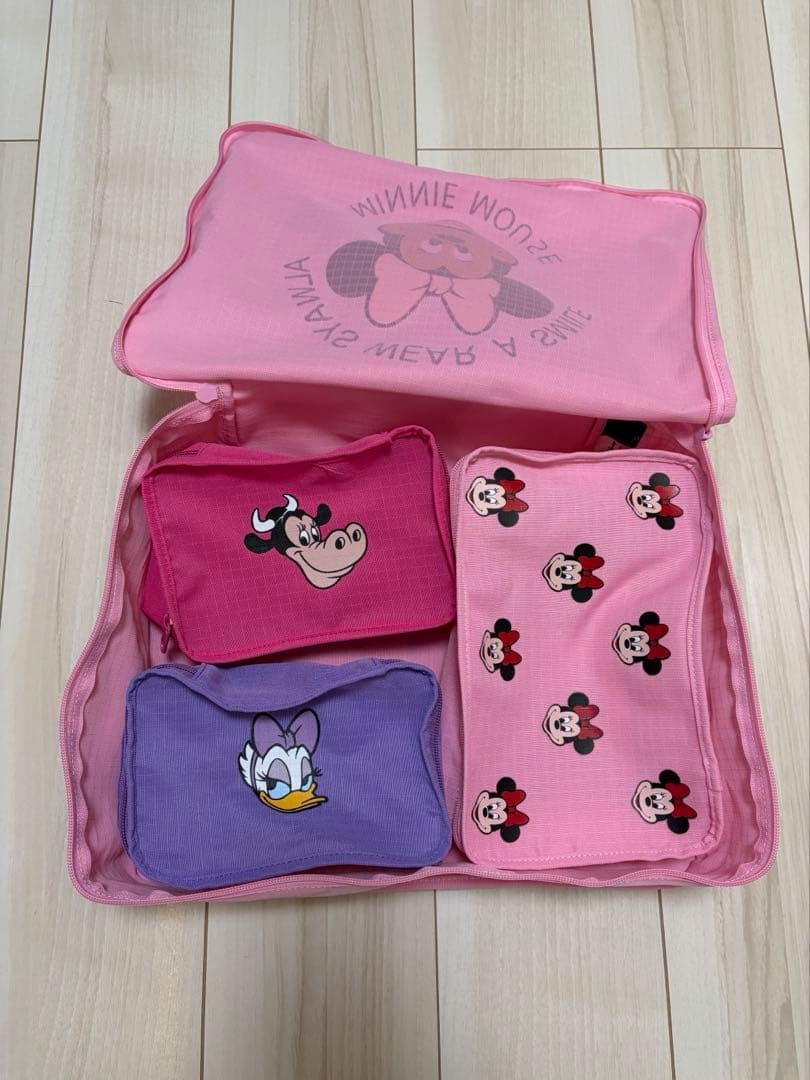 WCJ トラベルポーチ　若槻千夏　ディズニー　ミニー　クララベル　デイジー