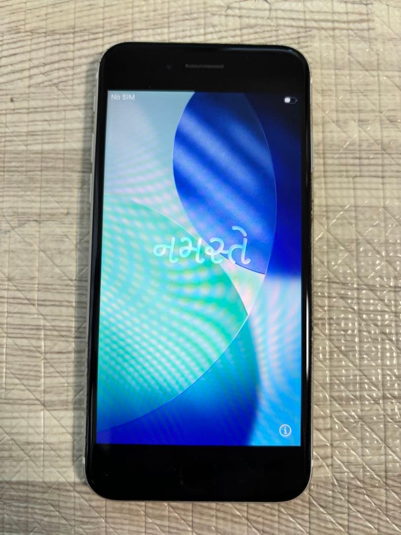 Apple iPhone SE 第二世代　64GB ホワイト