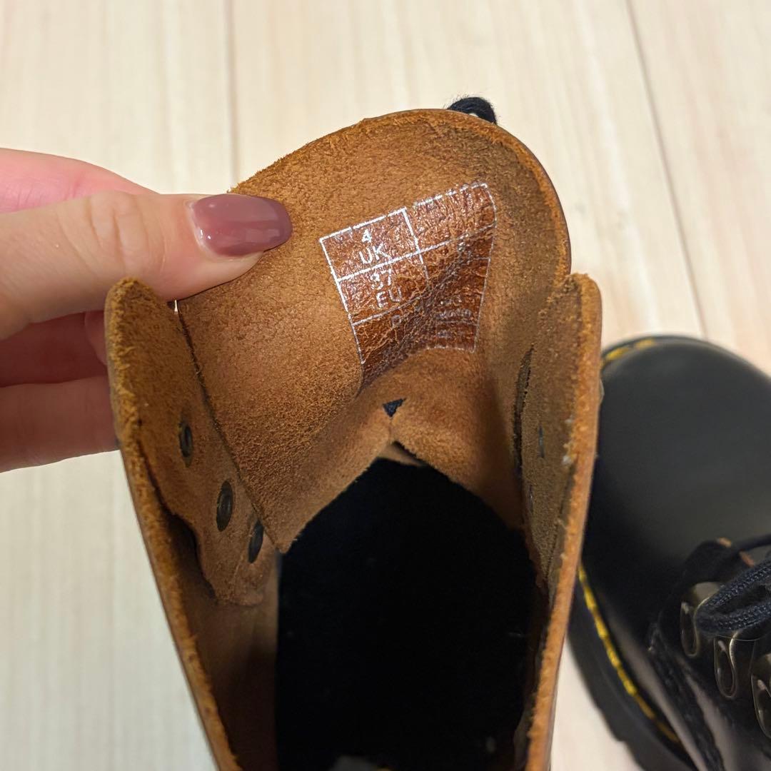 ドクターマーチン　Dr. Martens レオナ