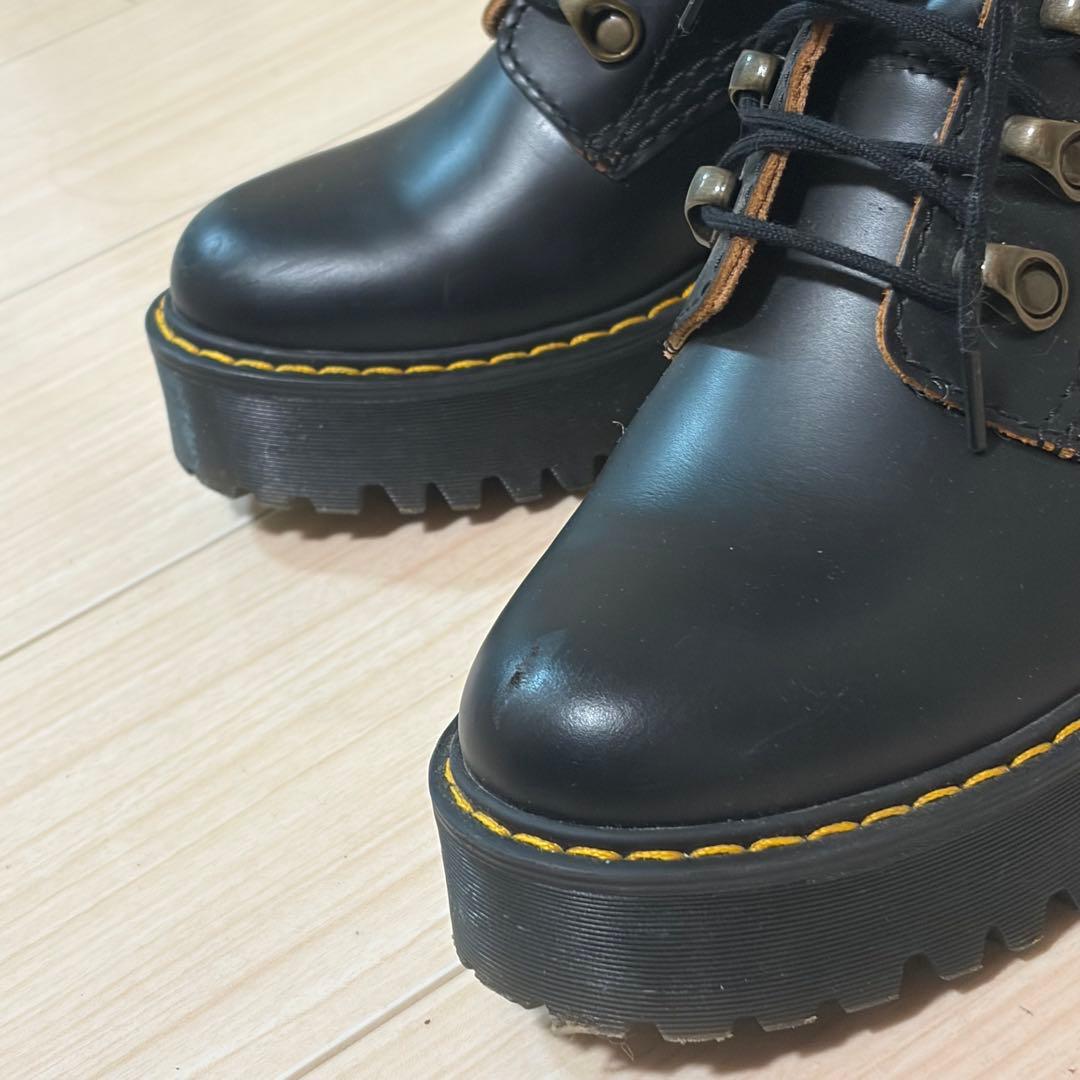 ドクターマーチン　Dr. Martens レオナ