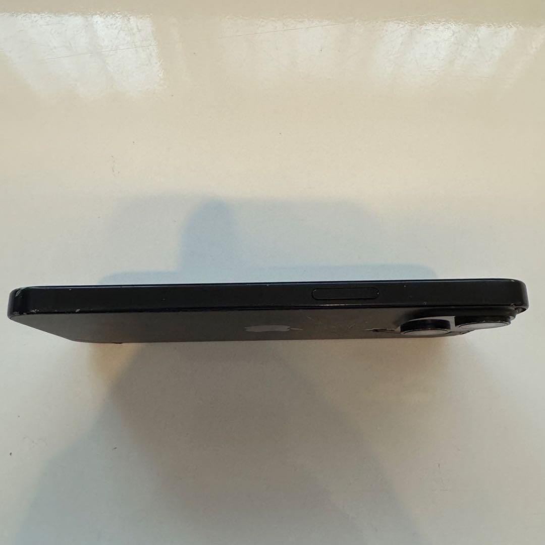 ジャンク iPhone15 256GB ブラック 背面割れ 液晶表示異常