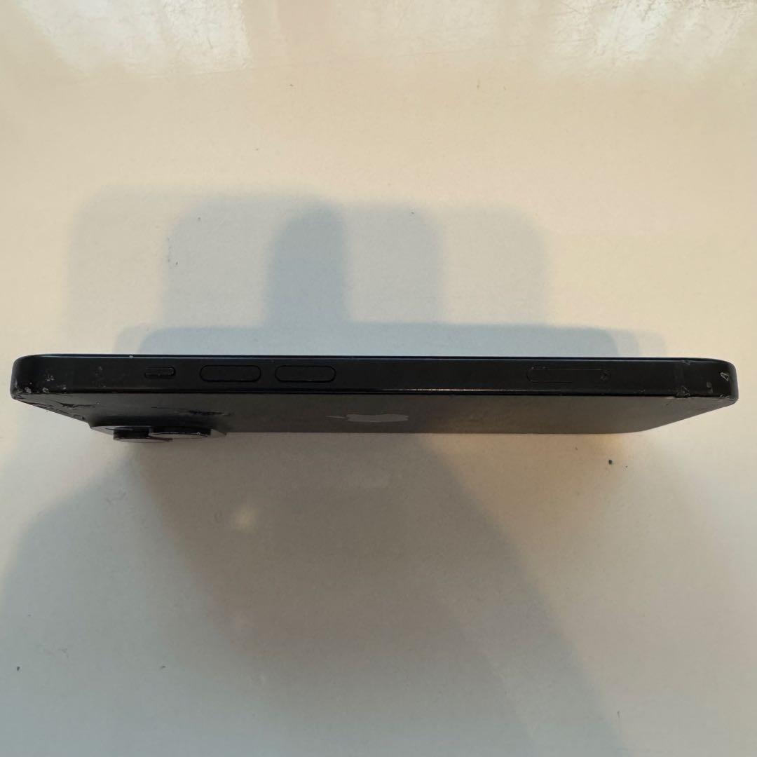 ジャンク iPhone15 256GB ブラック 背面割れ 液晶表示異常