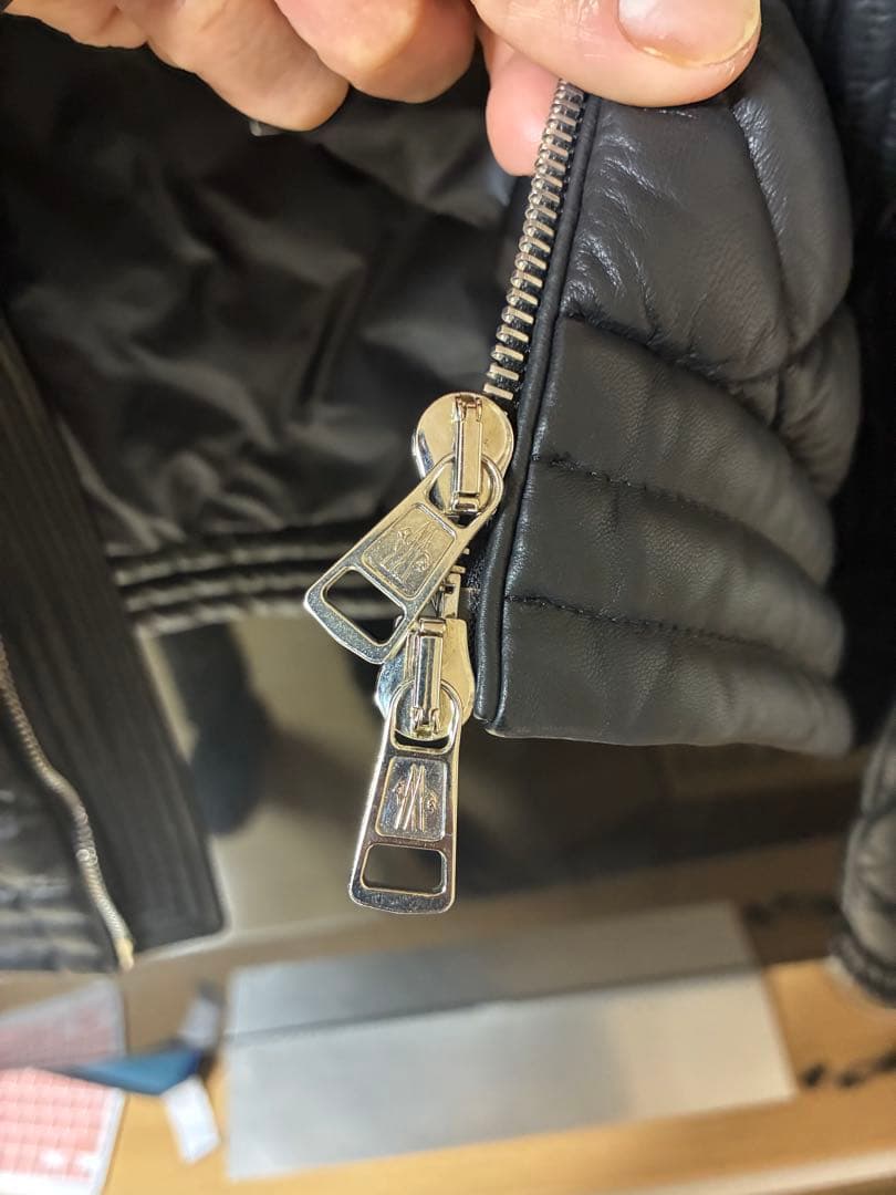 MONCLER GEMOT オールレザージャケット黒モンクレール キルティング