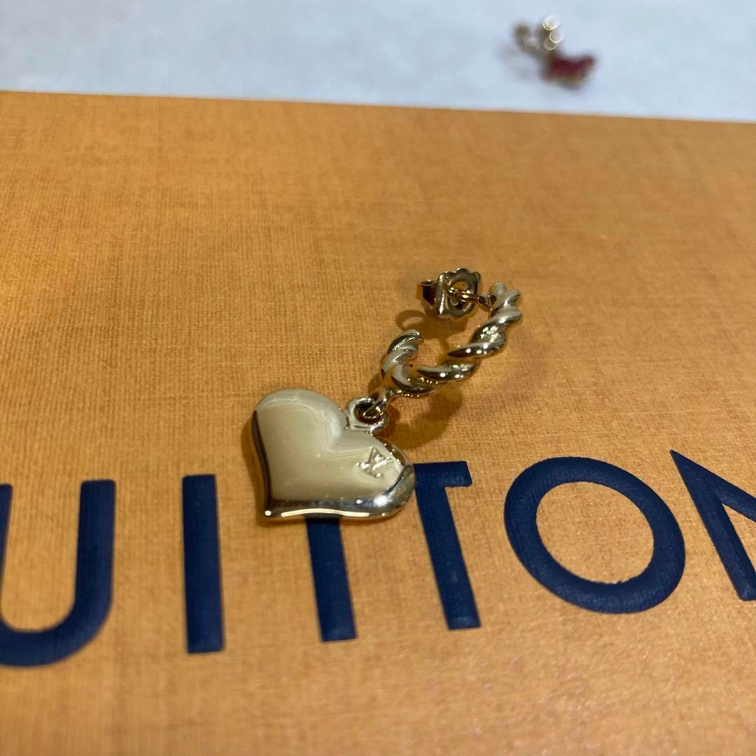 ！美品！　ルイヴィトン　ハート　ゴールドピアス
