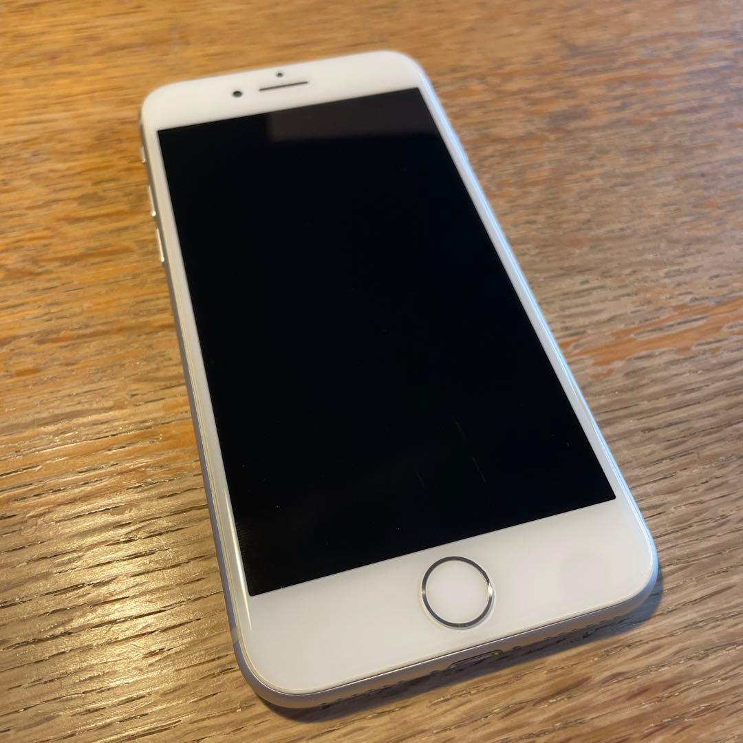 SIMフリー　iPhone 8 本体　シルバー　64GB 箱あり