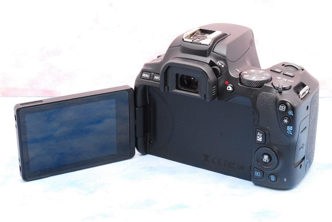 Canon Kiss X10★豪華トリプルレンズ★一眼レフカメラ★スマホ転送