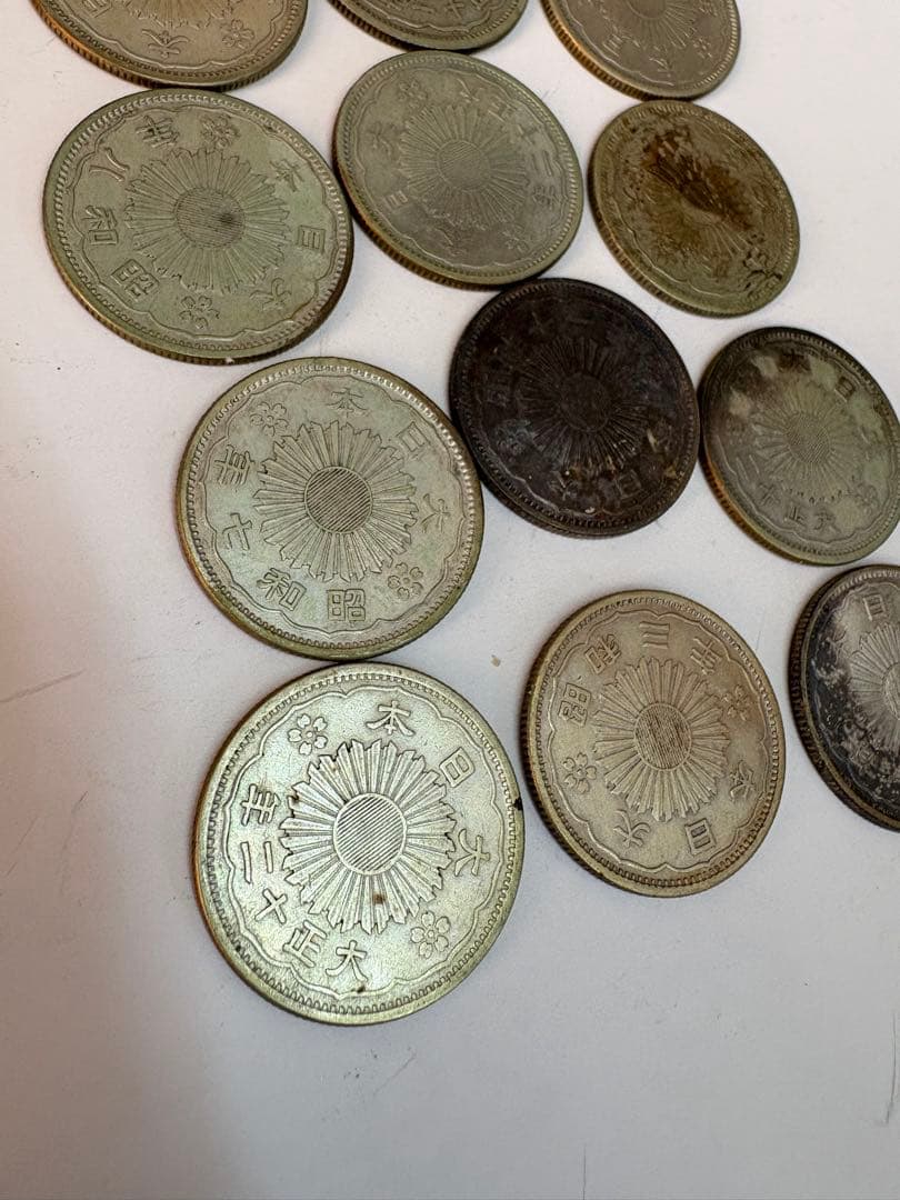 小型50銭　銀貨　鳳凰　１５枚　状態様々　まとめ売り