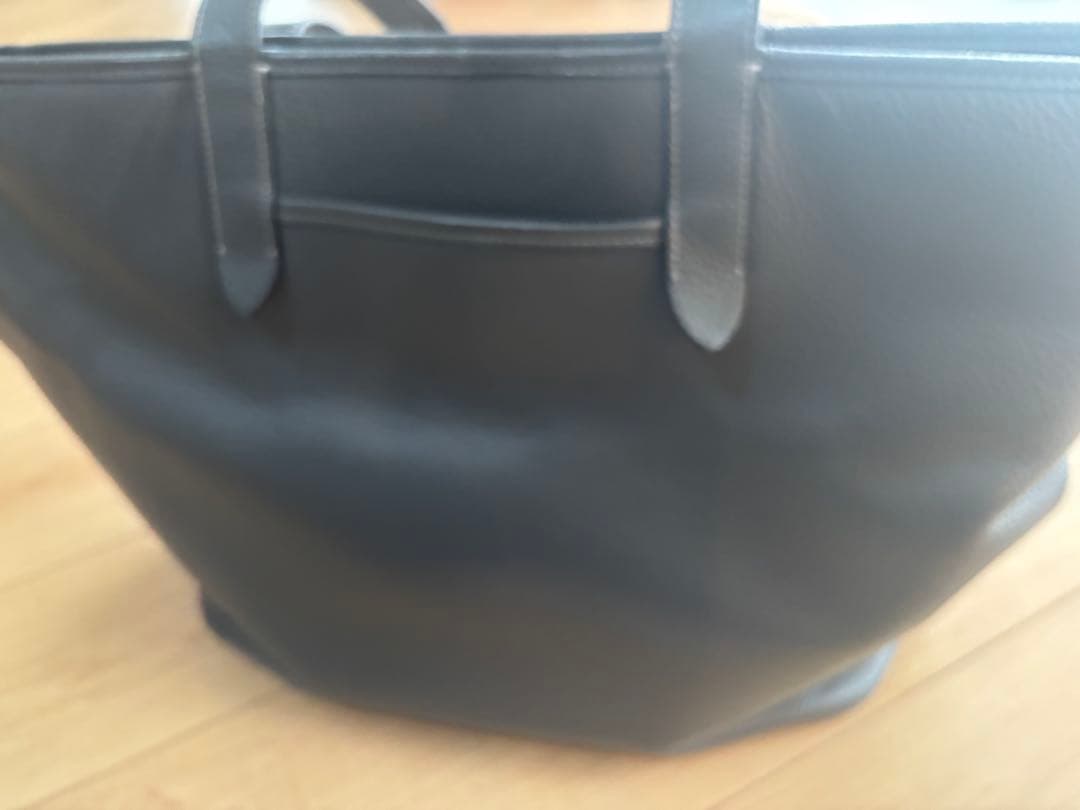 COACH ブラック レザートートバッグ グレーに近い色です