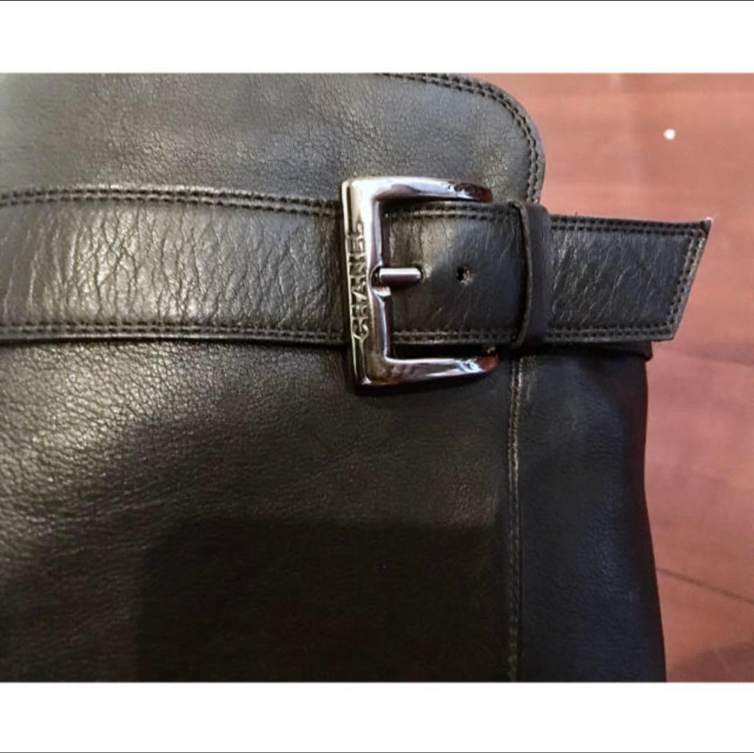 CHANEL シャネル ブラックレザー ロングブーツ バックル付き