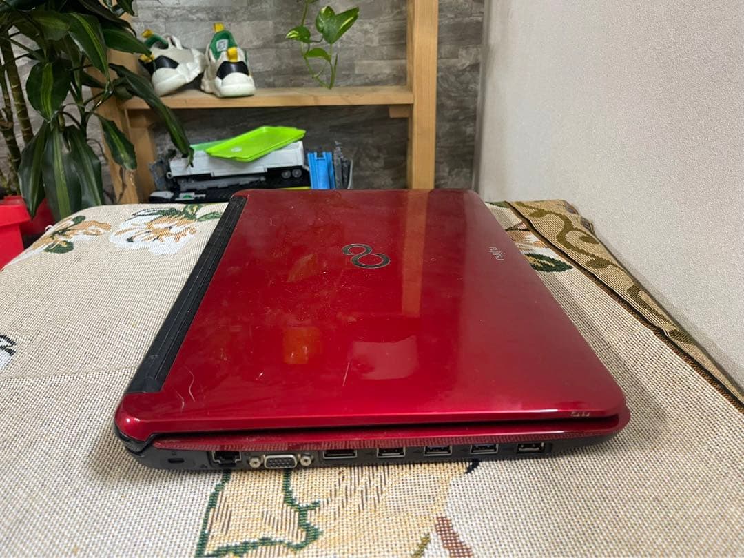 すぐ使える初心者向ノートパソコン　ネットも事務も　カメラ付き