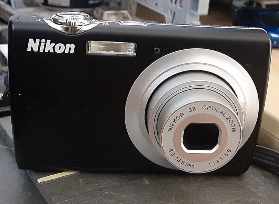 Nikon COOLPIX S203デジタルカメラ　SDカード付き