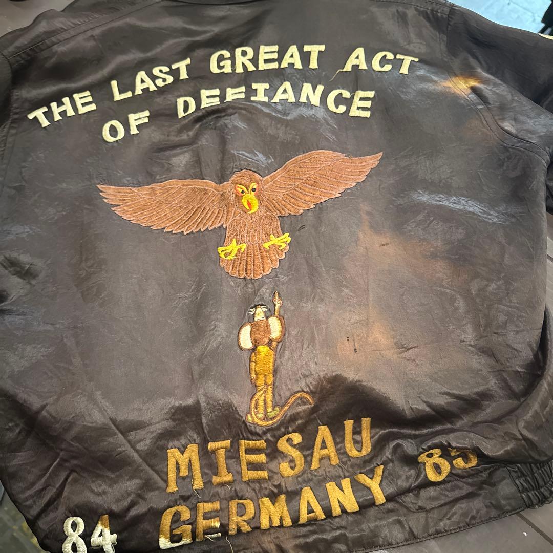 スペシャル　80s ツアージャケット　刺繍　ベトジャン　米軍　短丈グッドサイズ