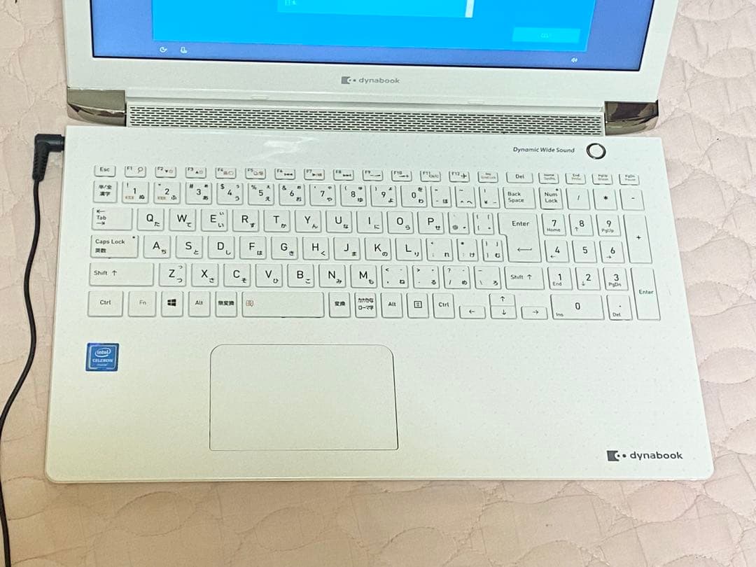 東芝　Dynabook P3-T4LH-BW ノートパソコン　P3T4LHBW