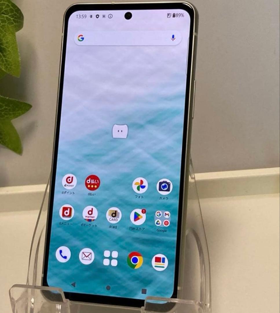 ドコモ SIMフリー ARROWS N F-51Cスマホ本体 ホワイト⭐️