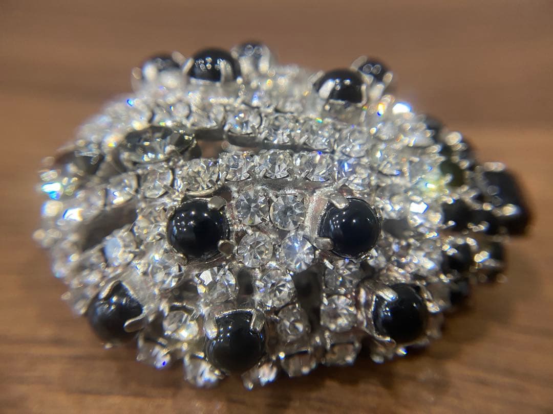 【美品】Christian Lacroix ラクロワ てんとう虫 ブローチ