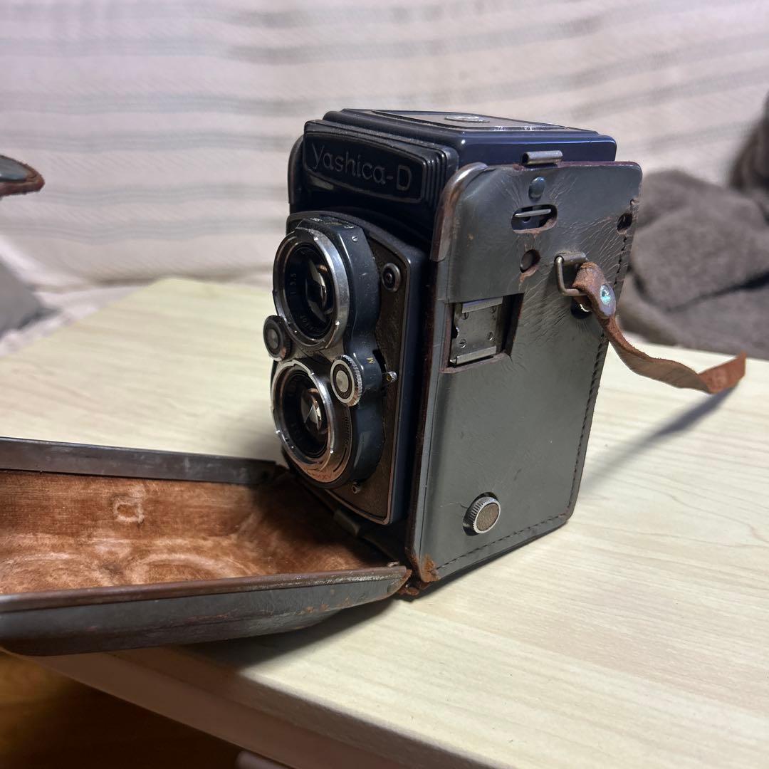 Yashica-D 二眼レフカメラ ストラップ付き