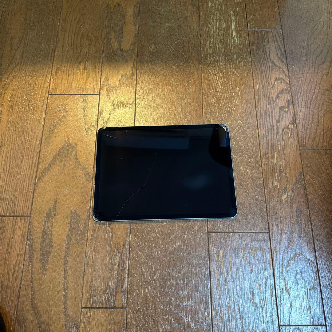 iPad プロ 11インチ 第2世代 SIMなし 割れあり 画面、スイッチ等〇