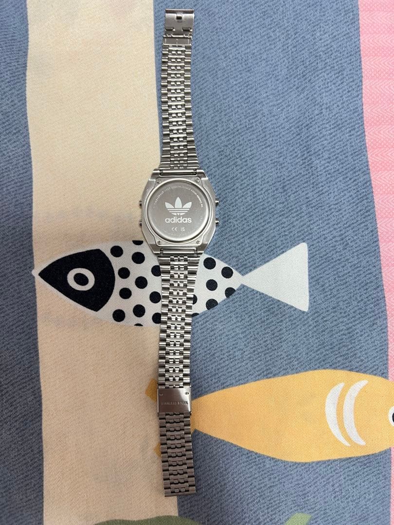 adidas デジタル腕時計 A0ST23556シルバー