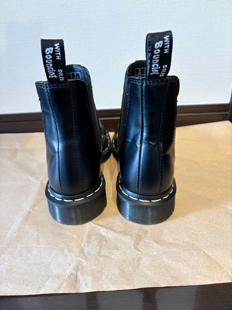 ドクターマーチン 2976 WHITE STITCH チェルシーブーツ