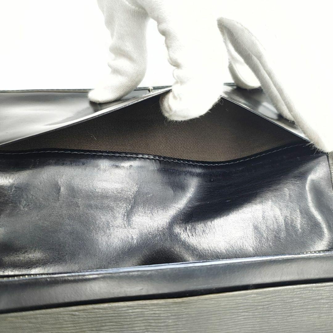 美品 ヴィヴィアンウエストウッド 長財布 カーキ オーブ