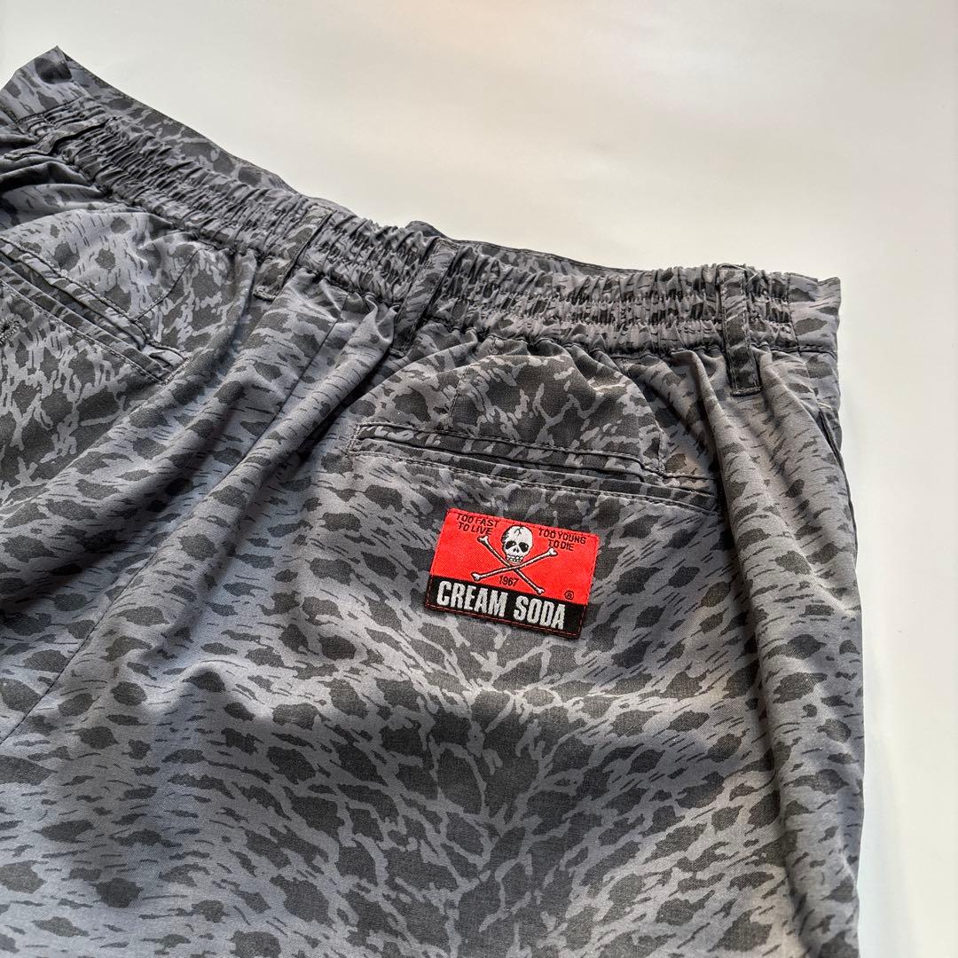 希少！　クリームソーダ　ピンクドラゴン　ブラックキャツ　シャツ　パンツ