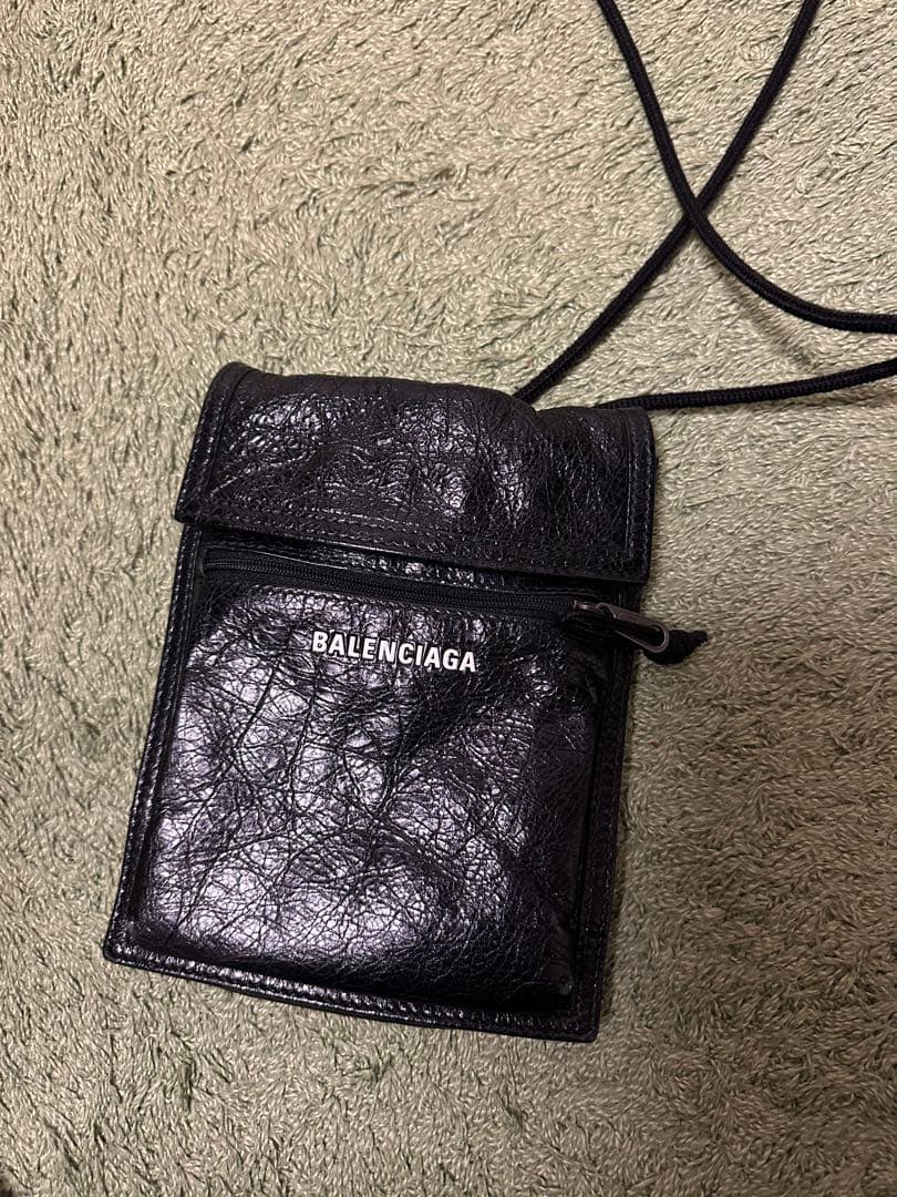 BALENCIAGA ブラックショルダーバッグ
