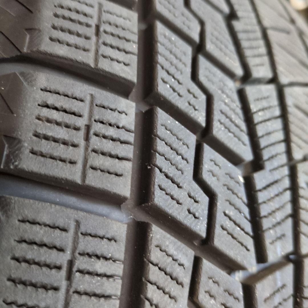 美品9分〜　2023年　60系プリウス　ヨコハマスタッドレス　195/60R17