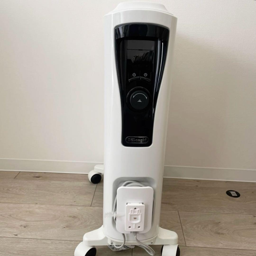 デロンギ　オイルヒーター ホワイト デジタル表示