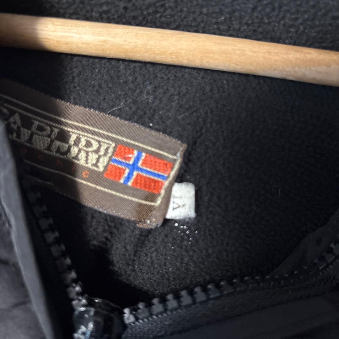 NAPAPIJRI フード付きジャケット 黒　中綿　アノラック