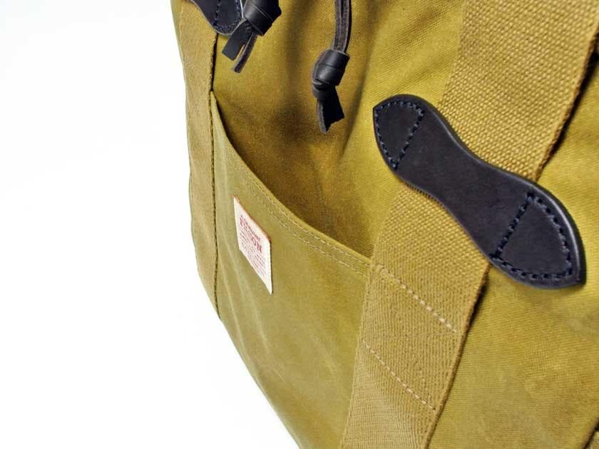 定価7千円引き新品【フィルソン】ティンクロス ジッパートートバッグ・ダークタン